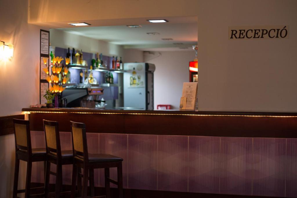 Koeroes Panzio Es Etterem Hotell Gyomaendrőd Exteriör bild